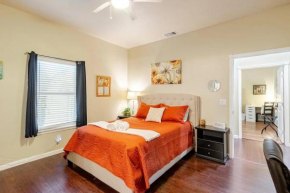 Private Room in San Antonio Home - Near Downtown